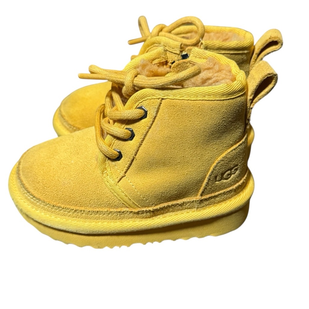 UGG Neumel Boots Unisex Size 6 Faux Fur Chucka Booties Yellow Toddler
